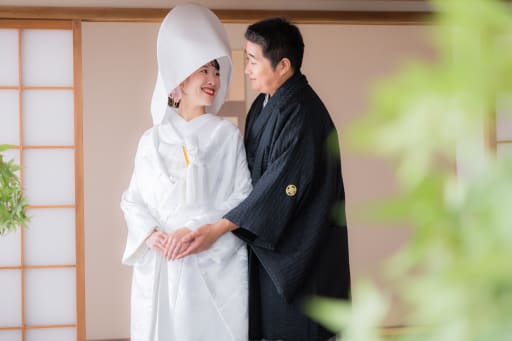 見つめ合って