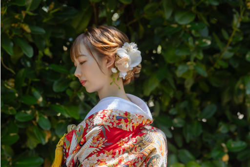 ヘアスタイルにもこだわりを詰めて