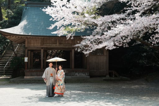 満開の桜と一緒に