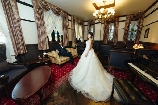 アンティークな小物に囲まれて