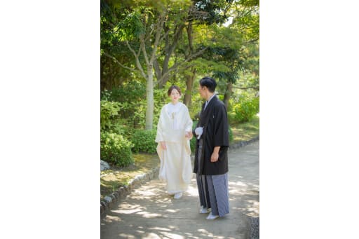 優しく差し伸べられた手  