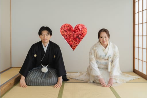 結びは正座で