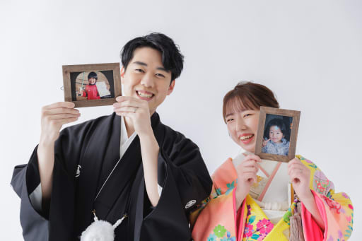 幼少期の写真と...