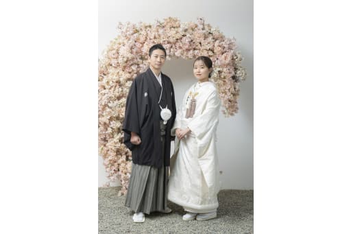 桜のアーチに祝福されて