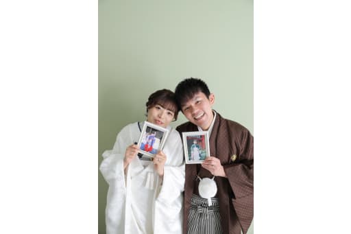 小さい頃の写真とともに