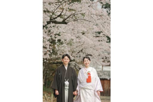 ラストは桜の下で笑顔のツーショット