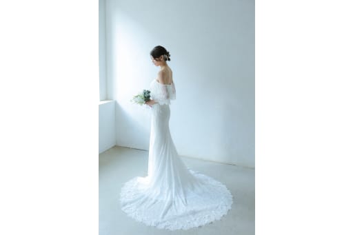 新婦様の後ろ姿！マーメイドラインのドレスがとってもお似合いですね！お綺麗！！