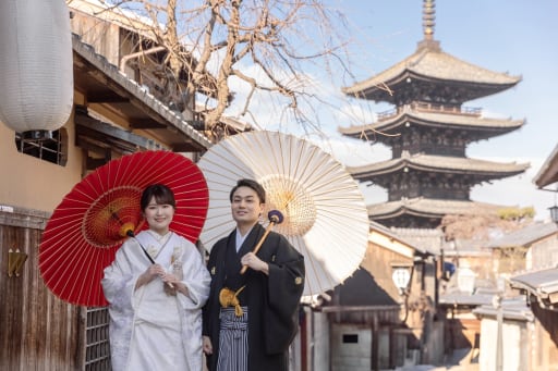 今回の撮影ポートレートは、京都のシンボルともいえる美しい五重塔をバックに始まりました。