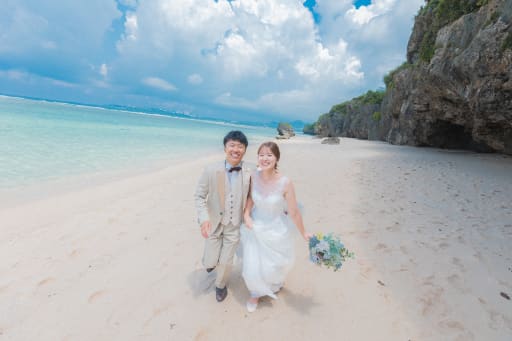 まずはビーチで！