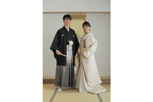 お茶室でしっかりとした立ち姿も