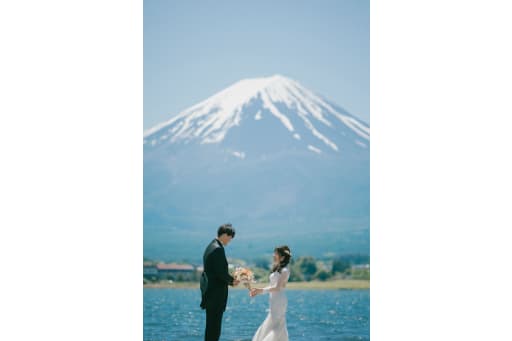 富士山を背景に