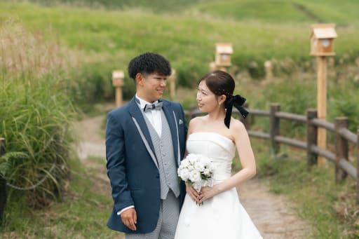 向きを揃えるだけで全体がすっきり見え、自然な動きがそのまま写真としてまとまっています。