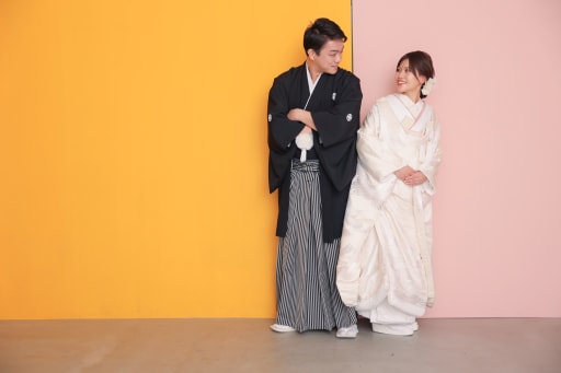 背中合わせ