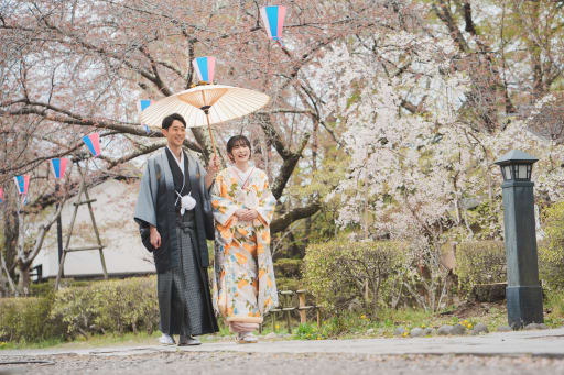 相合傘で一緒に