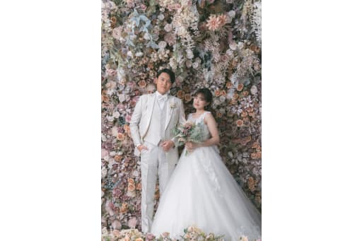 1着目はウェディングドレス！