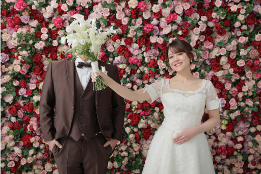 ブーケで顔を隠しちゃう新婦様