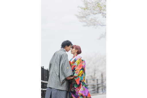 桜をバックにパシャリ