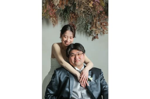 寄り添い合うお二人。