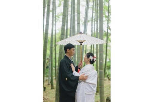 特に印象的だったのが、竹林の中でのロマンチックな撮影です。