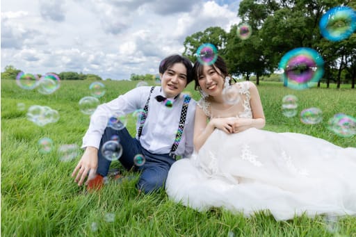 シャボン玉に囲まれて撮影！