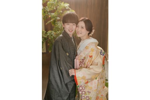 後ろから光がもれて