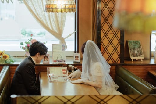 メニューをみながら