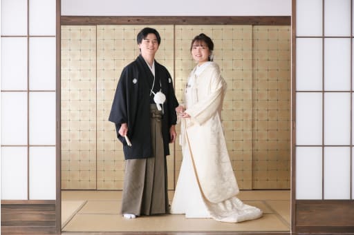 伝統的な立ち姿のお写真