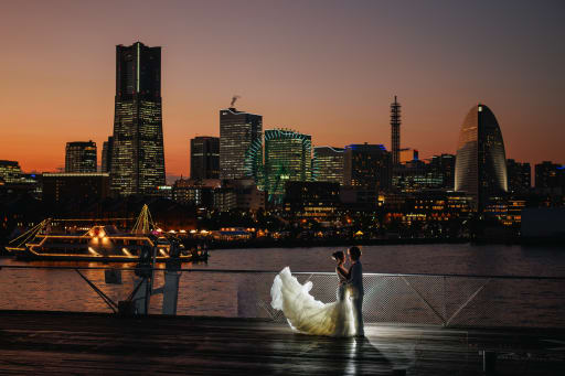 陽が沈み、空が夕焼けになったタイミングでシルエット撮影！！