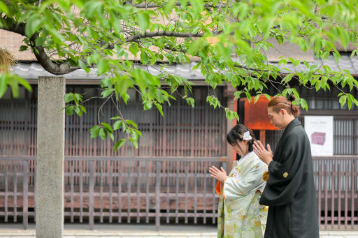 京都の街で祈りの時間を