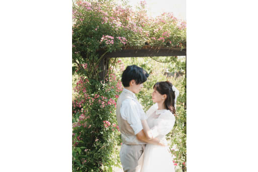 ピンクのお花の中で