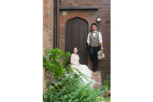 中庭でのイメージカット