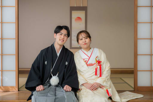 縁側に腰掛けて