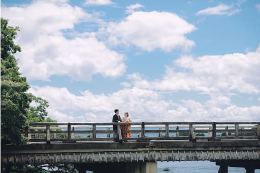 夏空と渡月橋