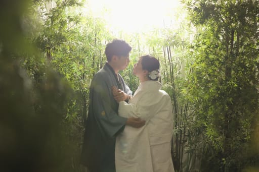竹林の中で