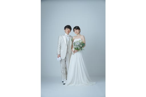 初めはスタジオにて