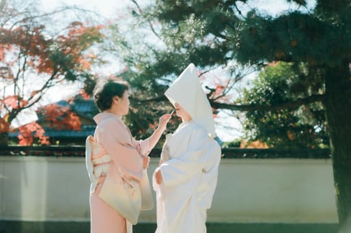 八坂庚申堂でのお写真の後は、白無垢にお召し替えいただき、萬福寺へ移動しました。