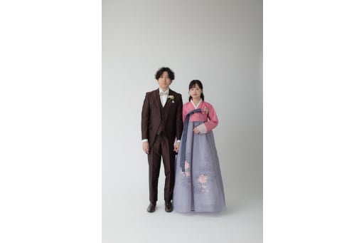 新婦様のチマチョゴリがとてもお似合いです！