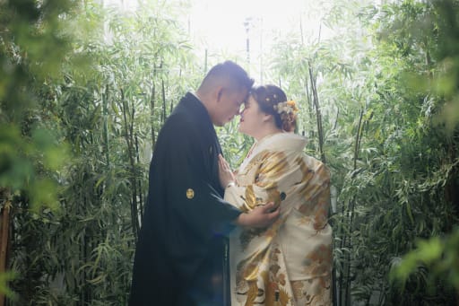 屋内庭園スタジオの一部にある竹林でまるで屋外のような撮影が可能です♪