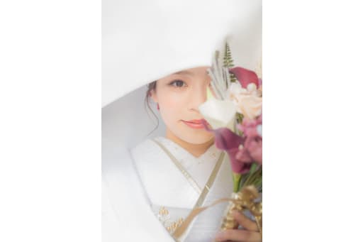 まずは和装の白無垢からスタート。