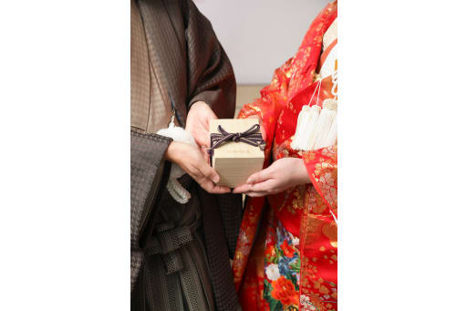 木箱の指輪ケース