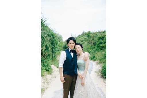 ビーチまでの道で