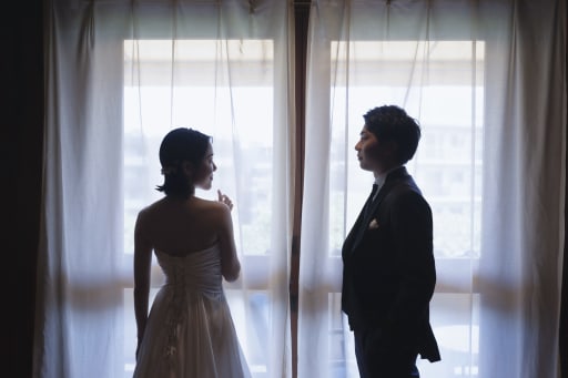 シルエットショットで何のお話をしてるのかな？