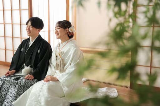 縁側に座って