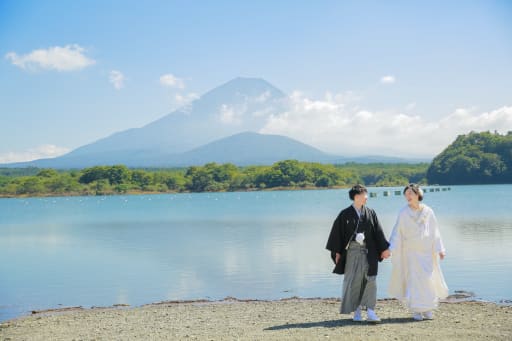 富士山と湖畔の絶景ロケーションをお散歩