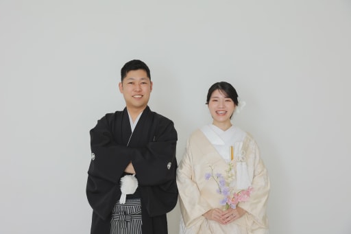 お花を持って