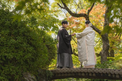 優しくエスコート