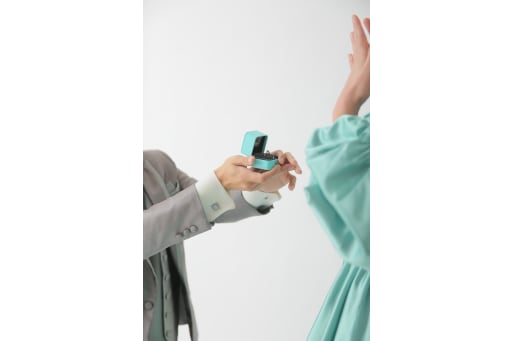 キランキランッ