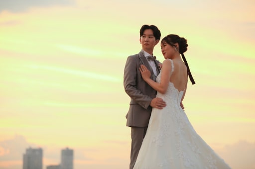 二人でグッと近づいて