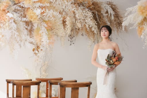 ドライフラワーと木材のお洒落空間