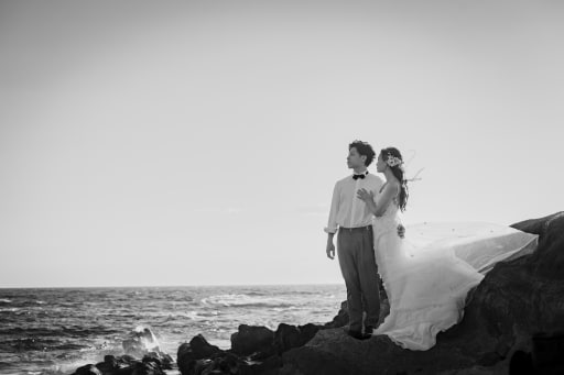 岩場でモノクロのお写真もかっこいいです！